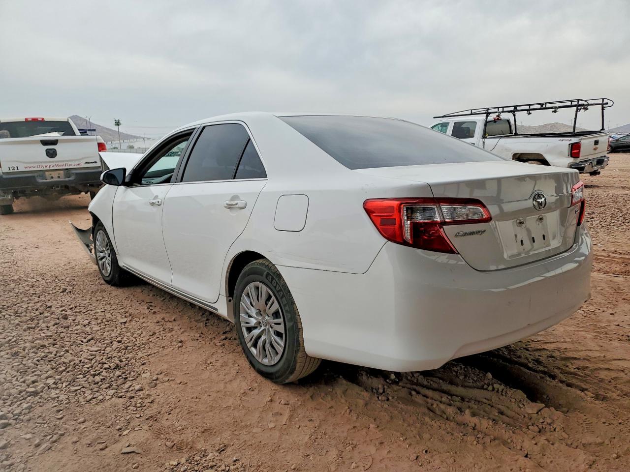 2012 TOYOTA CAMRY LE photo 3