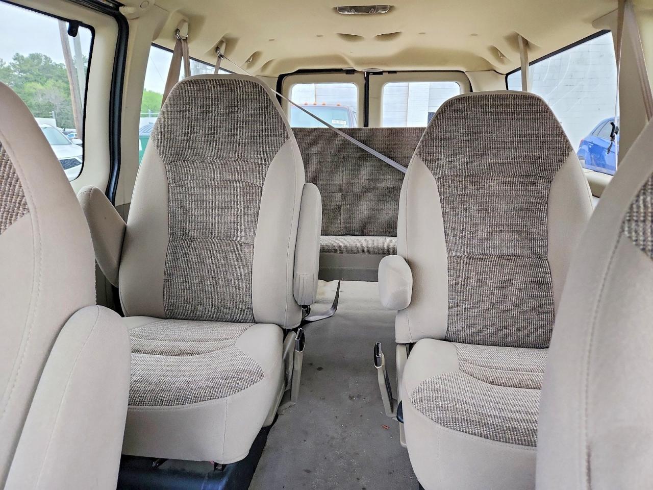 2003 FORD ECONOLINE E150 WAGON photo 19