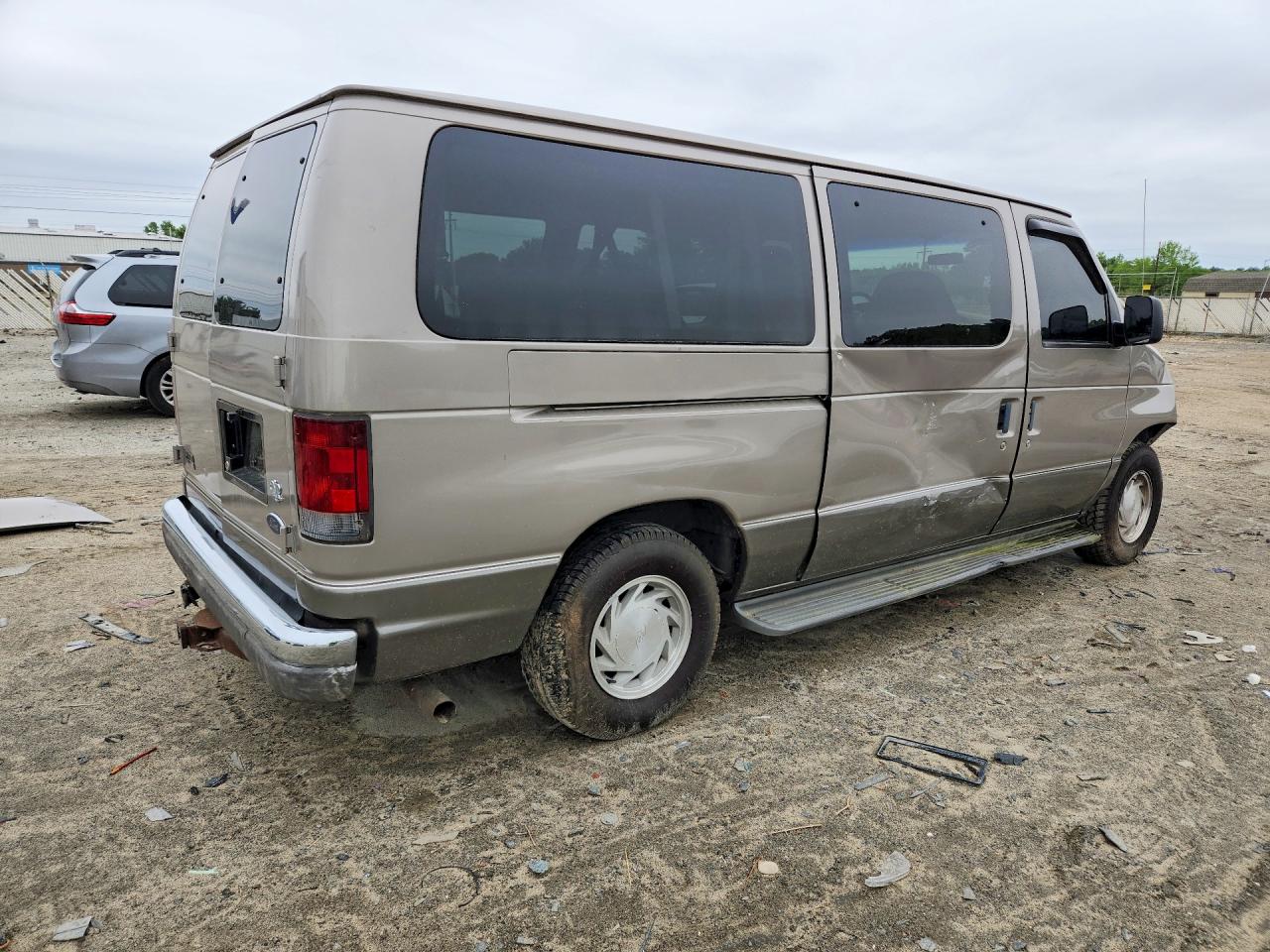 2003 FORD ECONOLINE E150 WAGON photo 5