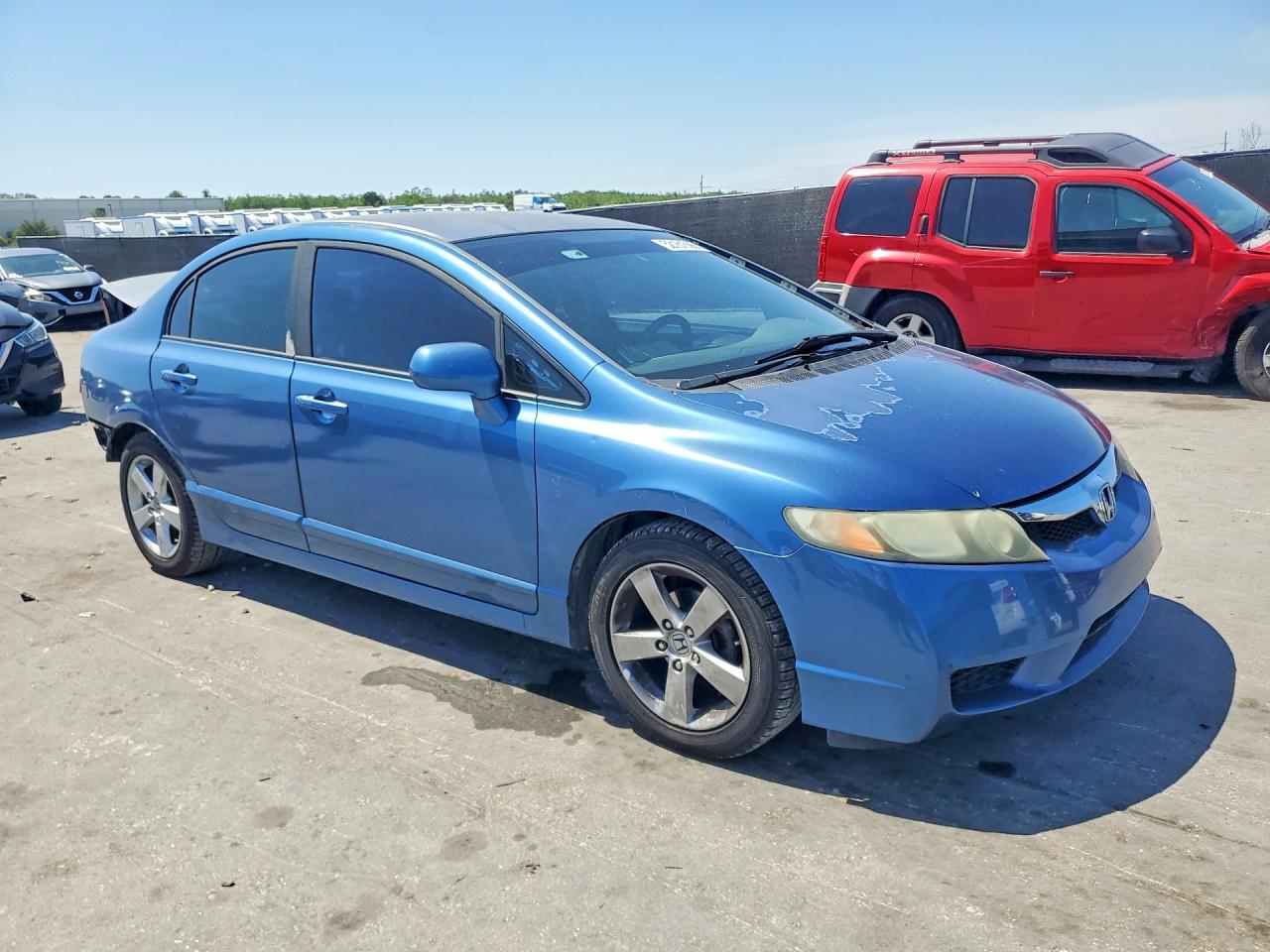 2011 HONDA CIVIC LX photo 4