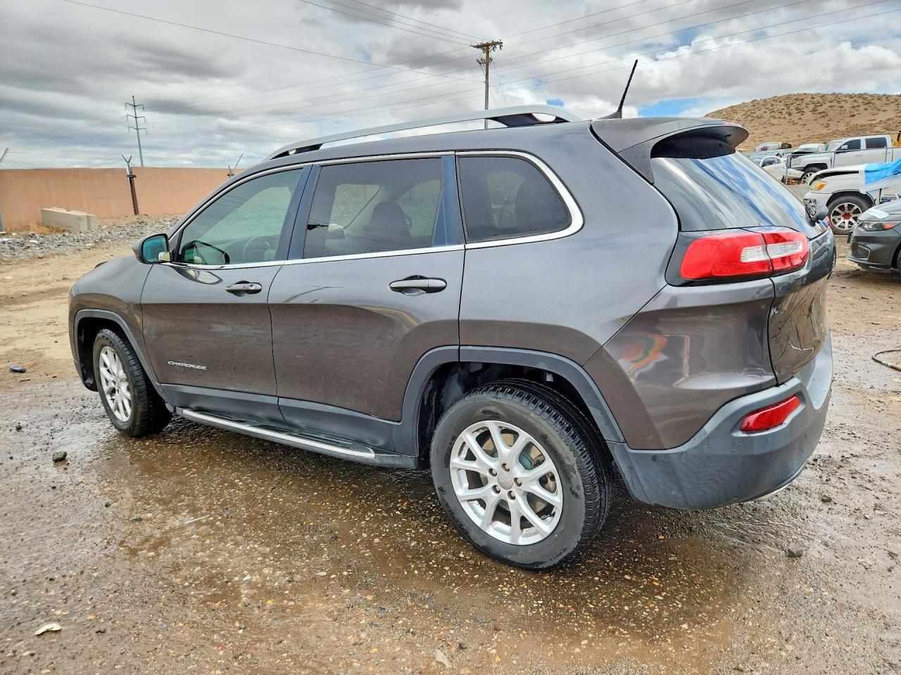 2016 JEEP CHEROKEE LATITUDE photo 3