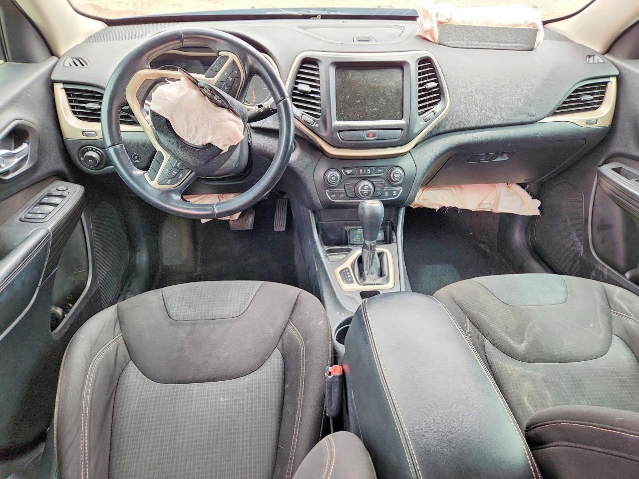 2016 JEEP CHEROKEE LATITUDE photo 15