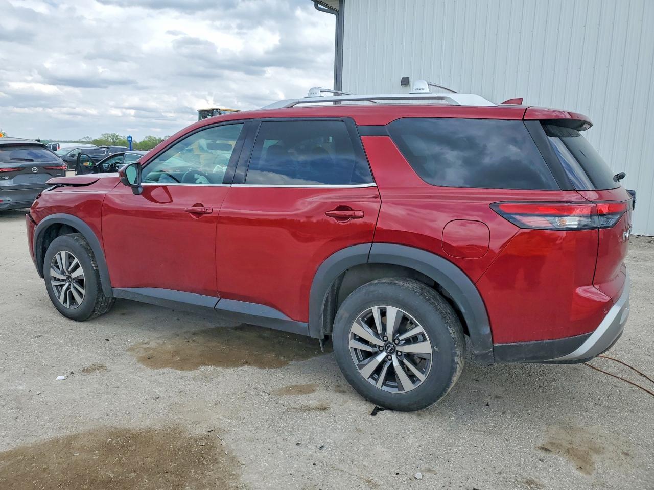 2023 NISSAN PATHFINDER SL photo 3