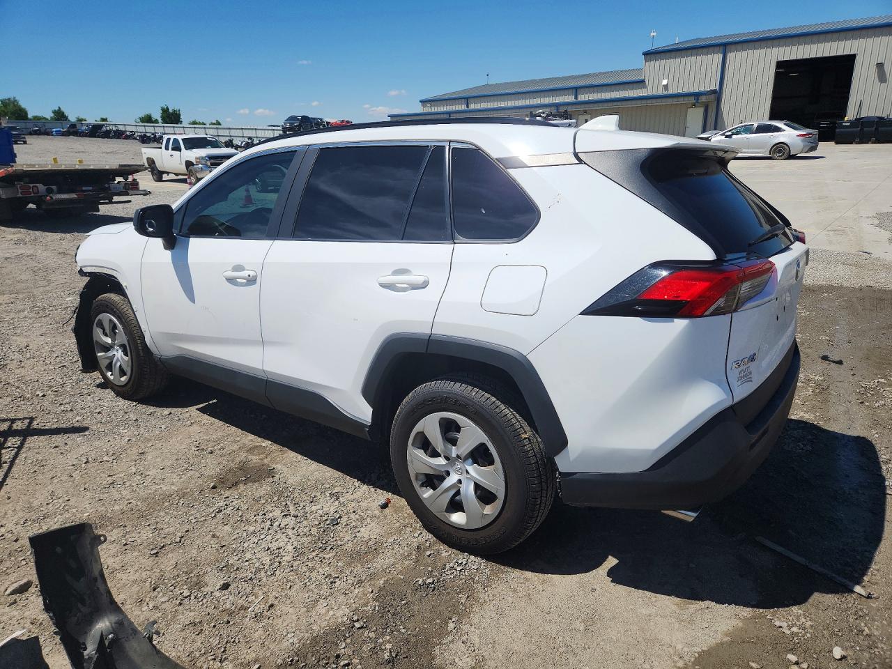 2021 TOYOTA RAV4 LE photo 3