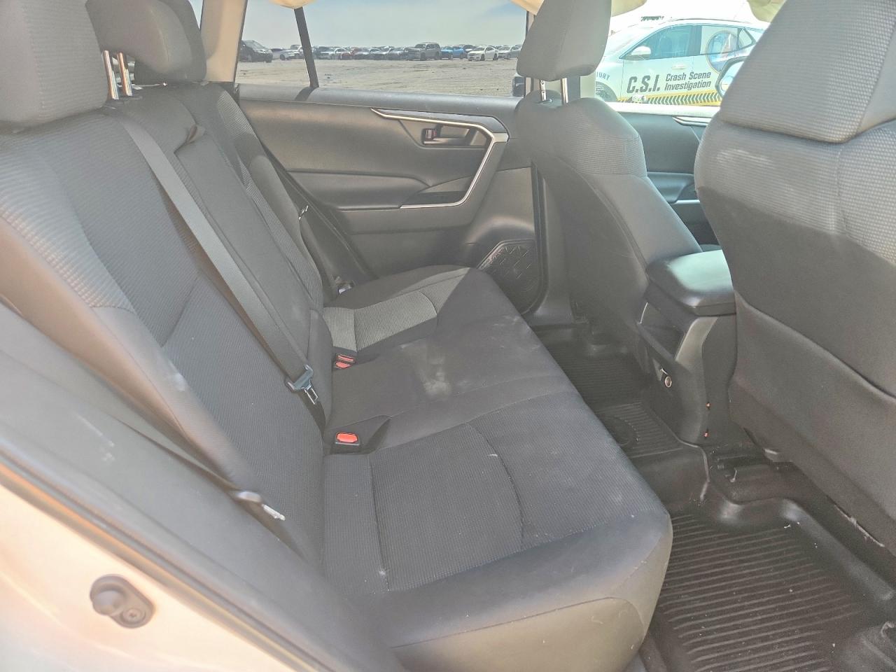 2021 TOYOTA RAV4 LE photo 21