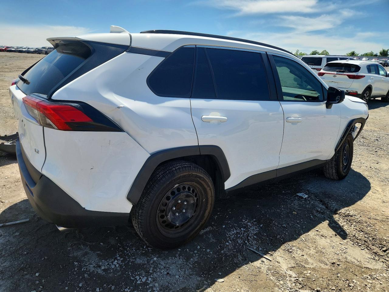 2021 TOYOTA RAV4 LE photo 5