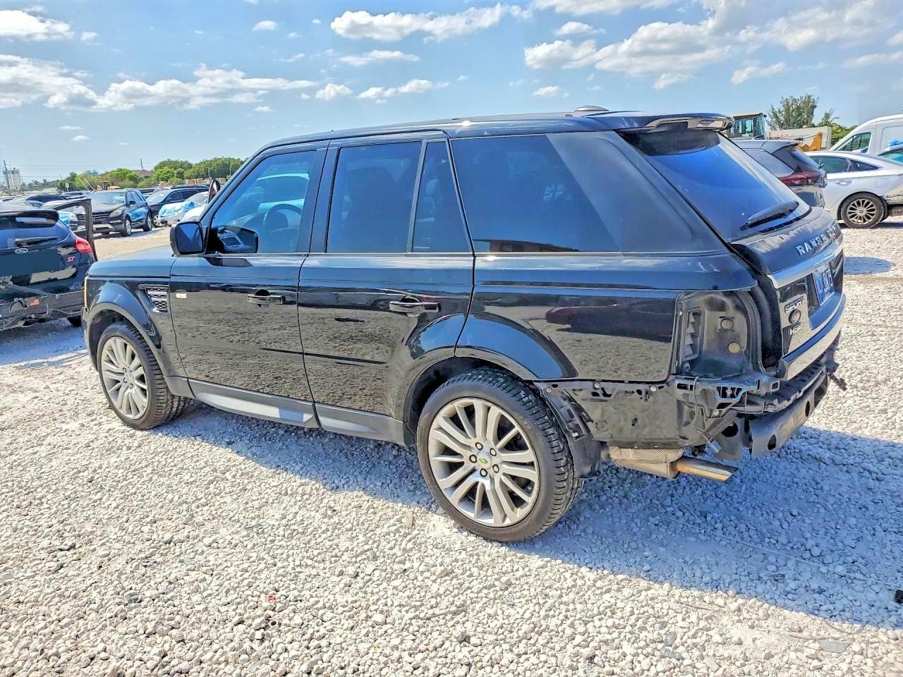 2013 LAND ROVER RANGE ROVER SPORT HSE LUXURY photo 2