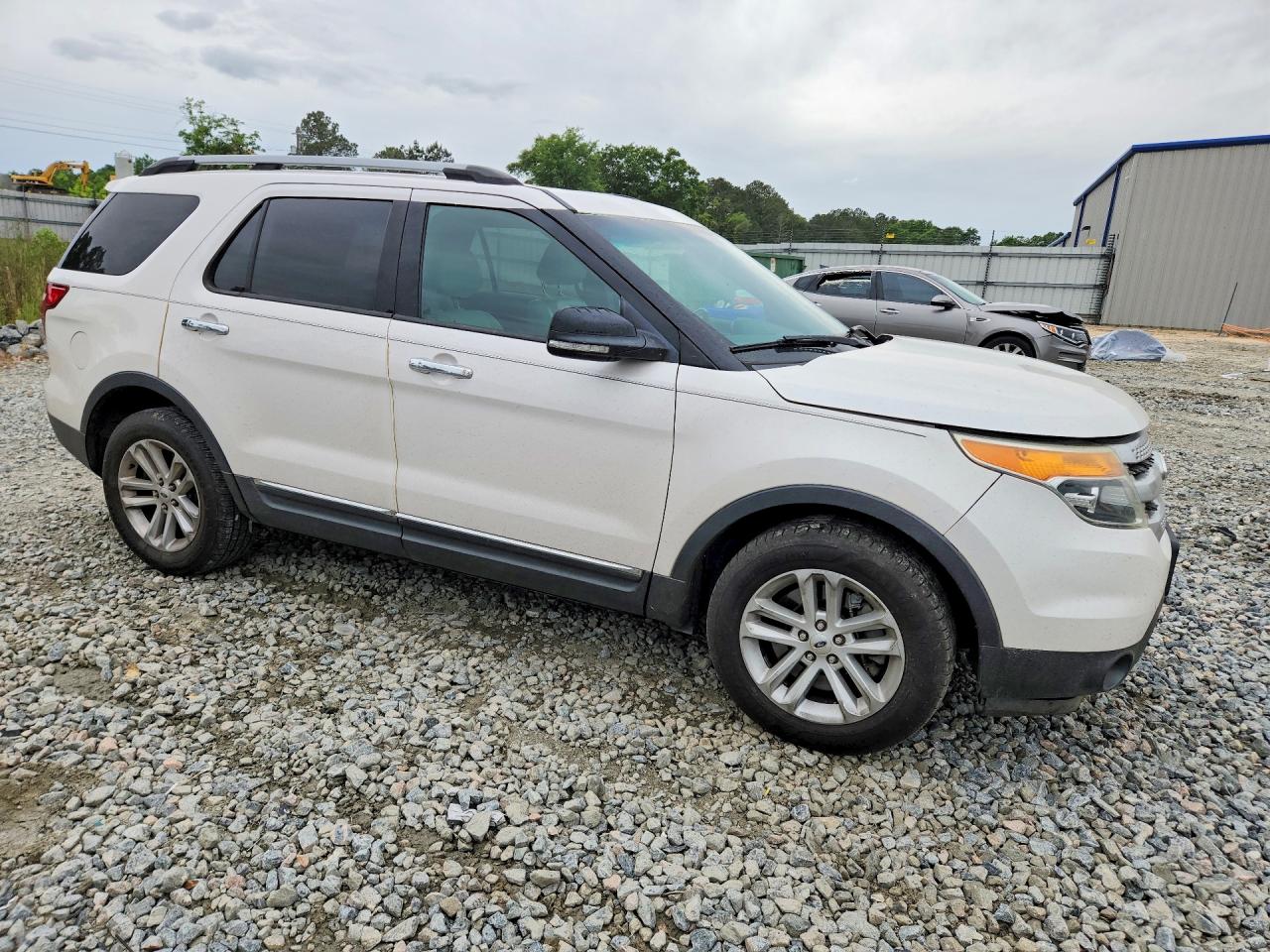 2013 FORD EXPLORER XLT photo 4