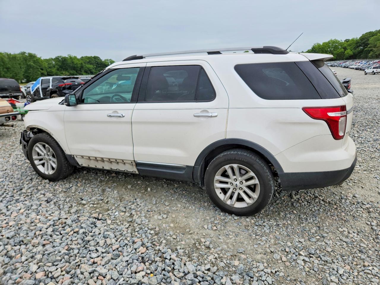 2013 FORD EXPLORER XLT photo 2