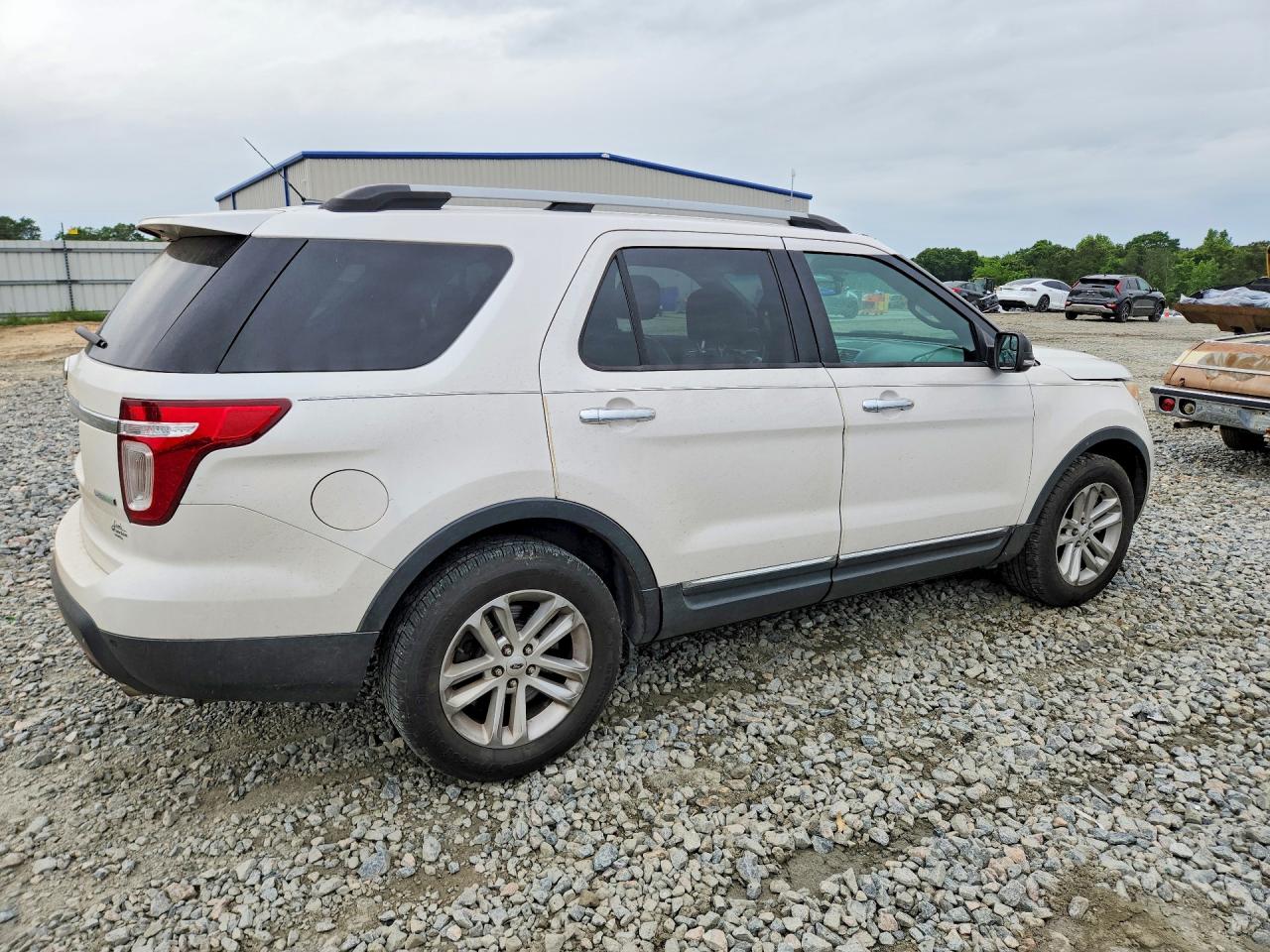 2013 FORD EXPLORER XLT photo 3