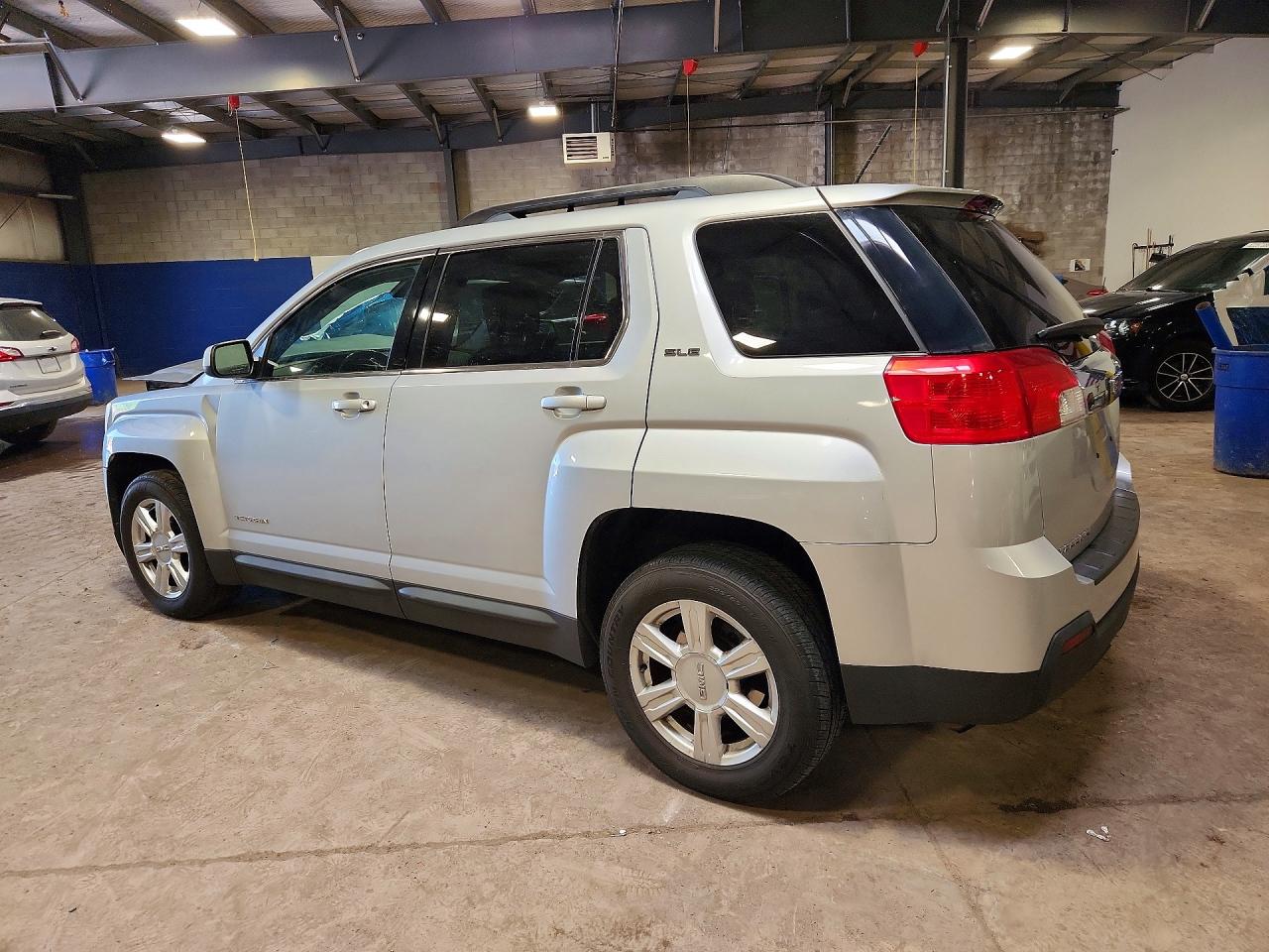 2015 GMC TERRAIN SLE photo 4
