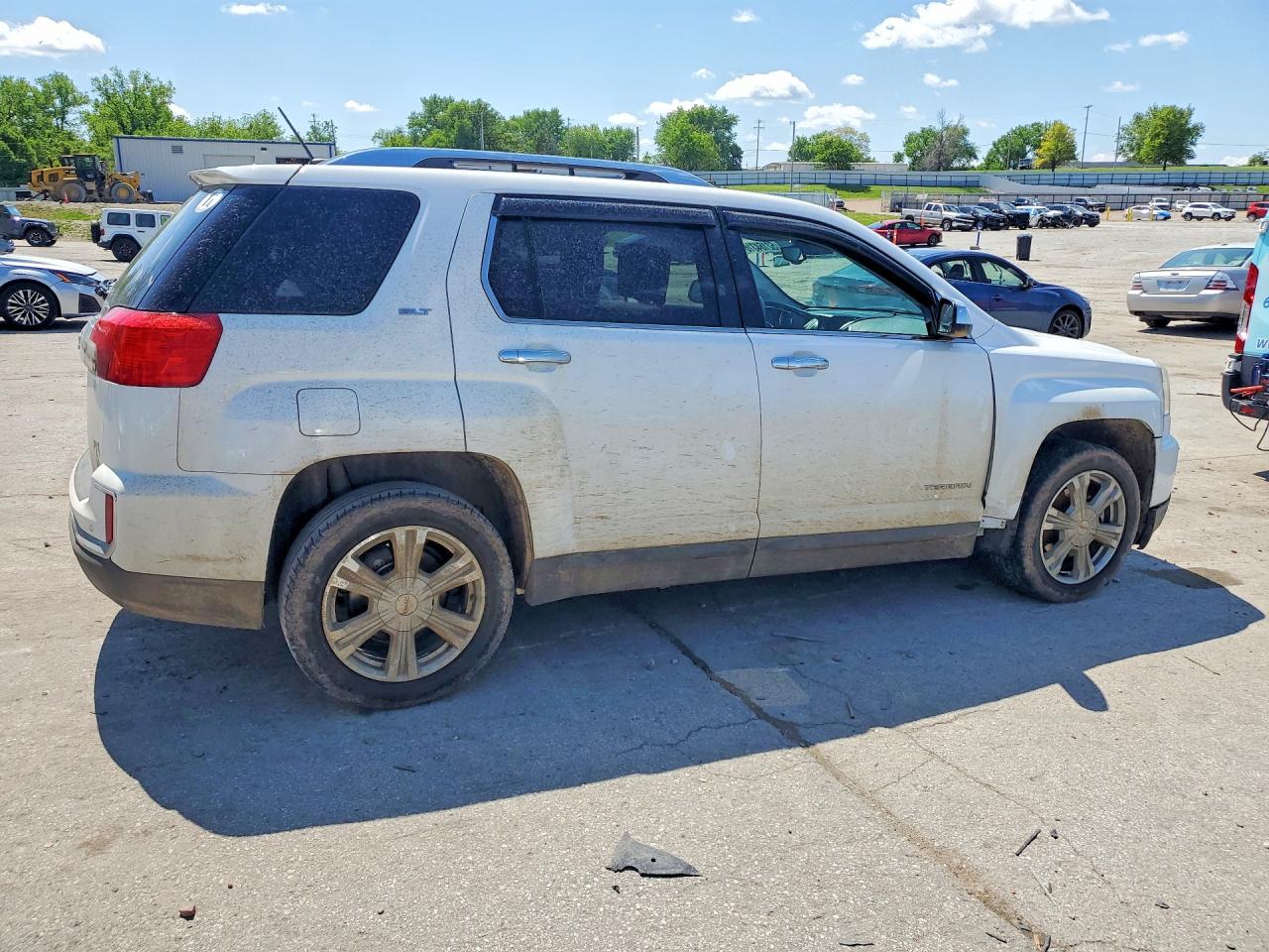2017 GMC TERRAIN SLT photo 7