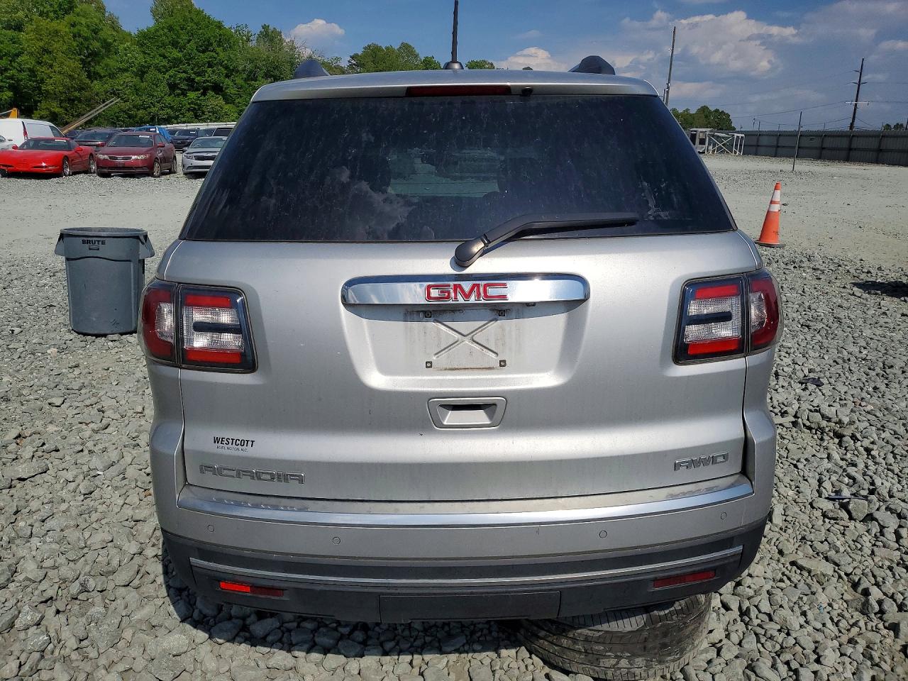 2016 GMC ACADIA SLE photo 11