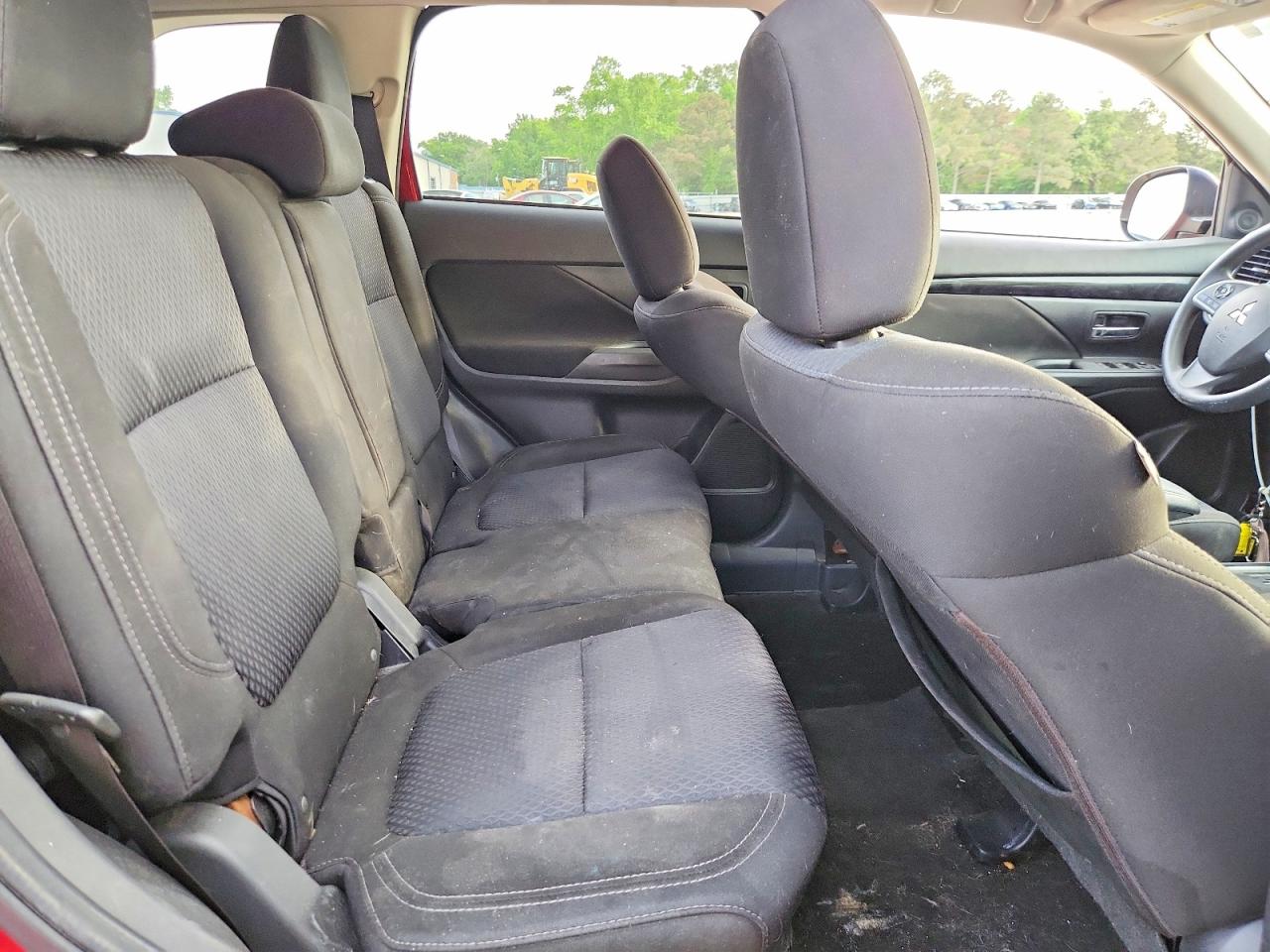 2019 MITSUBISHI OUTLANDER ES photo 11
