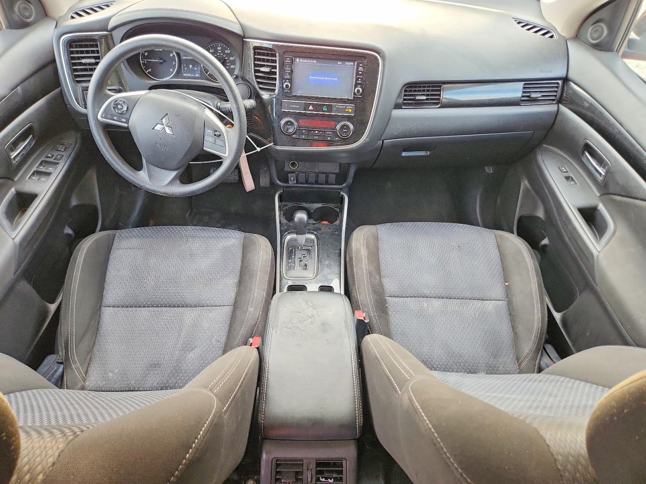 2019 MITSUBISHI OUTLANDER ES photo 8