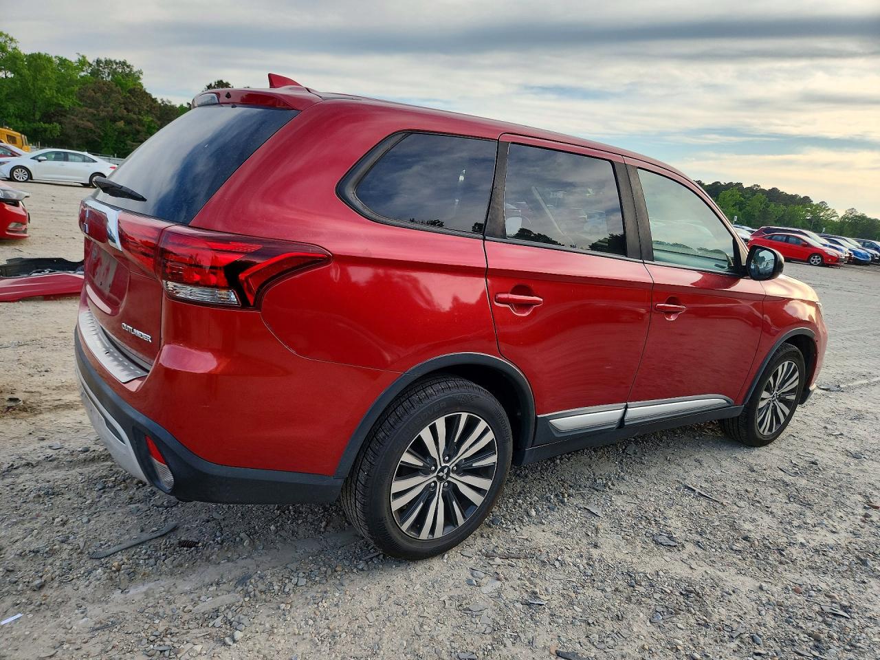 2019 MITSUBISHI OUTLANDER ES photo 3