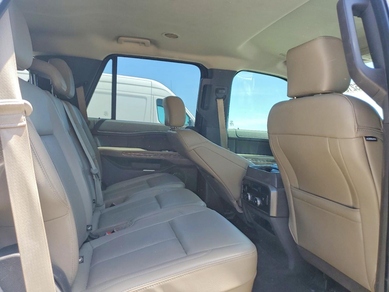 2019 FORD EXPEDITION XLT photo 19