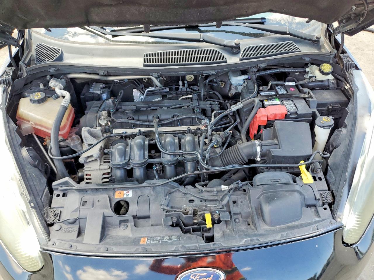 2016 FORD FIESTA SE photo 31