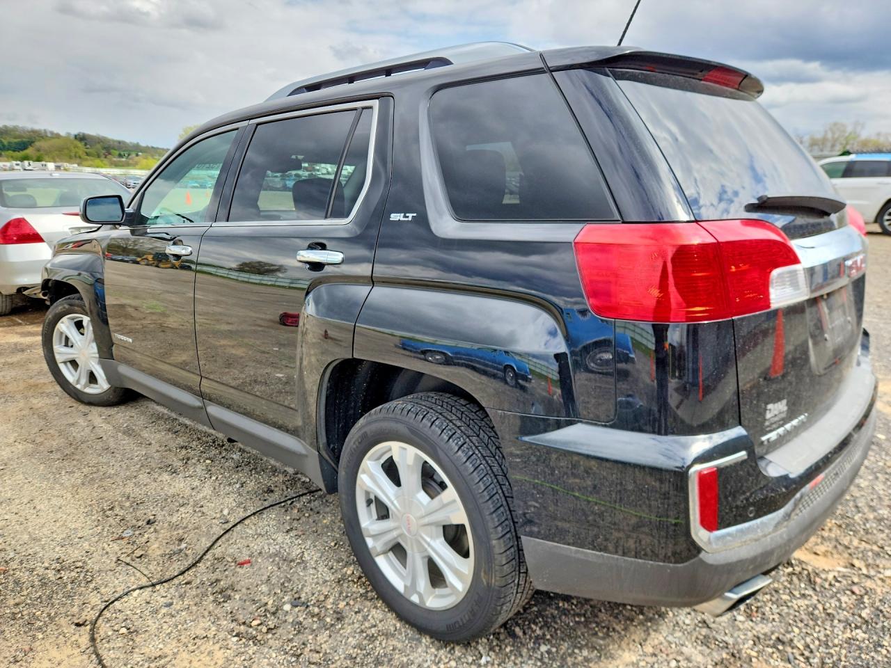 2017 GMC TERRAIN SLT photo 3