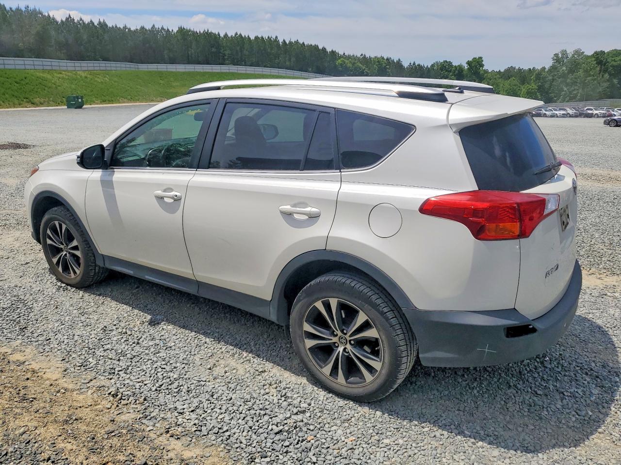 2015 TOYOTA RAV4 LIMITED photo 4