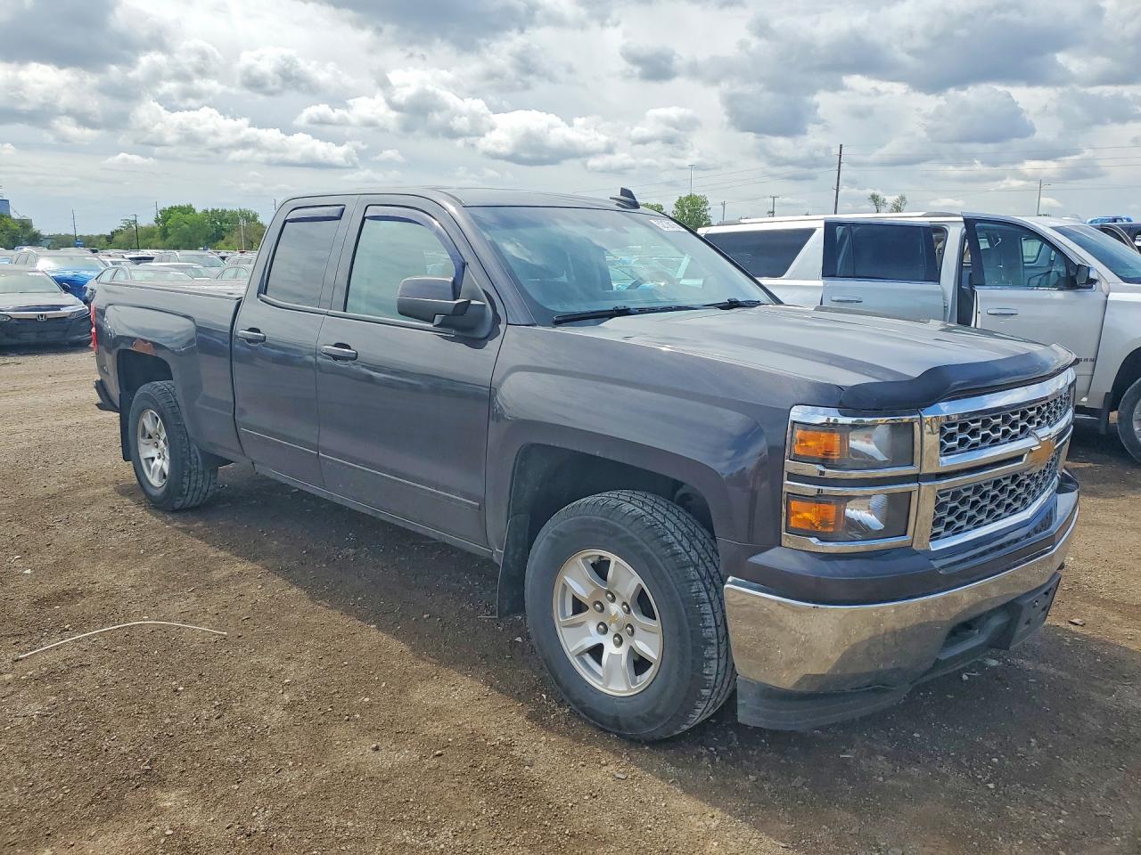 2015 CHEVROLET SILVERADO K1500 LT photo 4