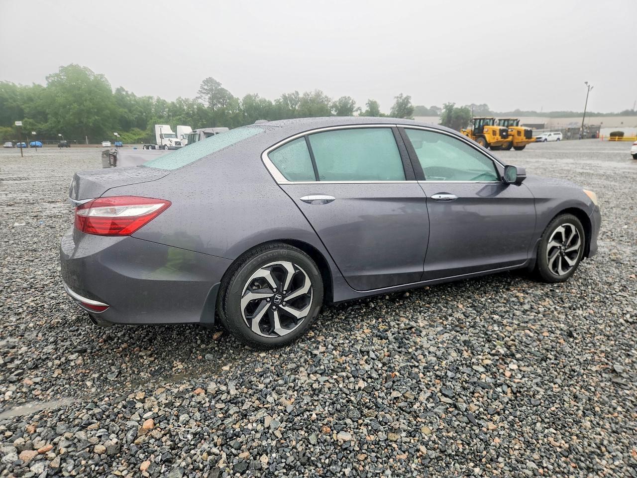 2017 HONDA ACCORD EXL photo 5