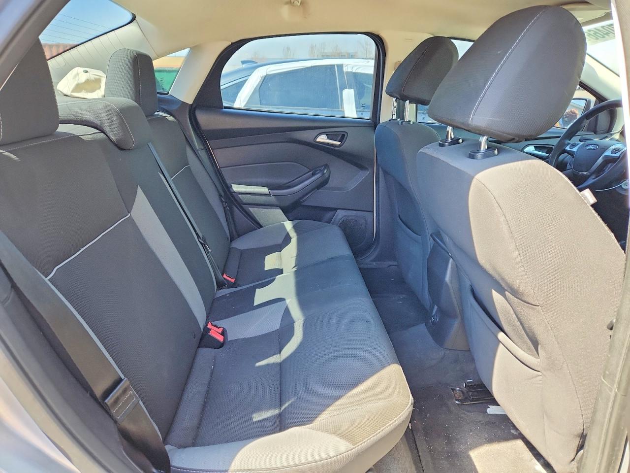 2013 FORD FOCUS SE photo 19