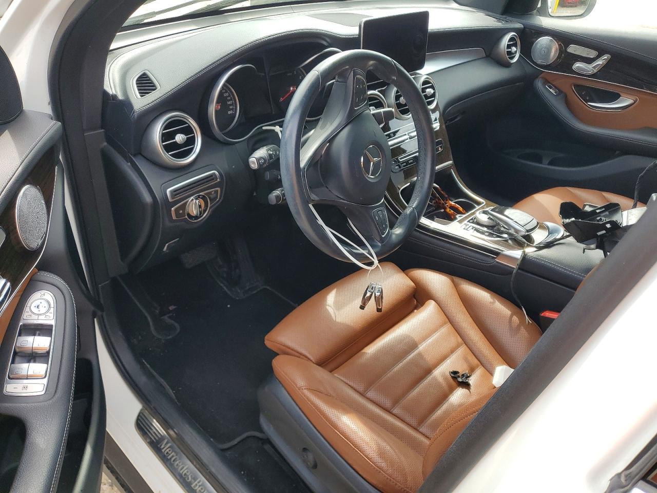 2016 MERCEDES-BENZ GLC 300 4MATIC photo 22