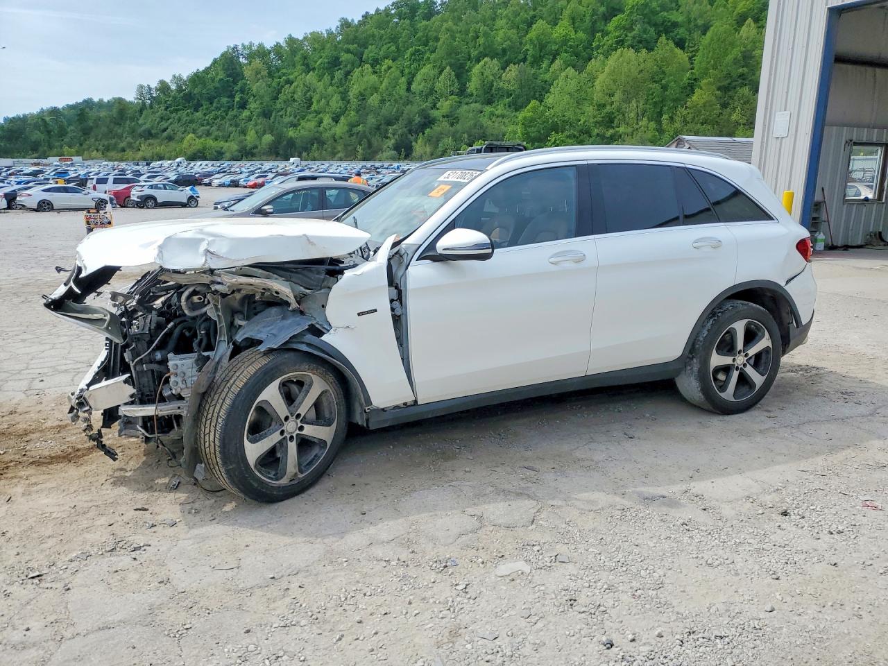 2016 MERCEDES-BENZ GLC