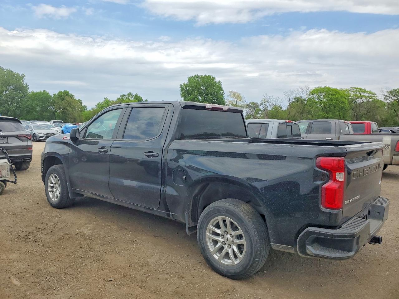 2021 CHEVROLET SILVERADO K1500 RST photo 4