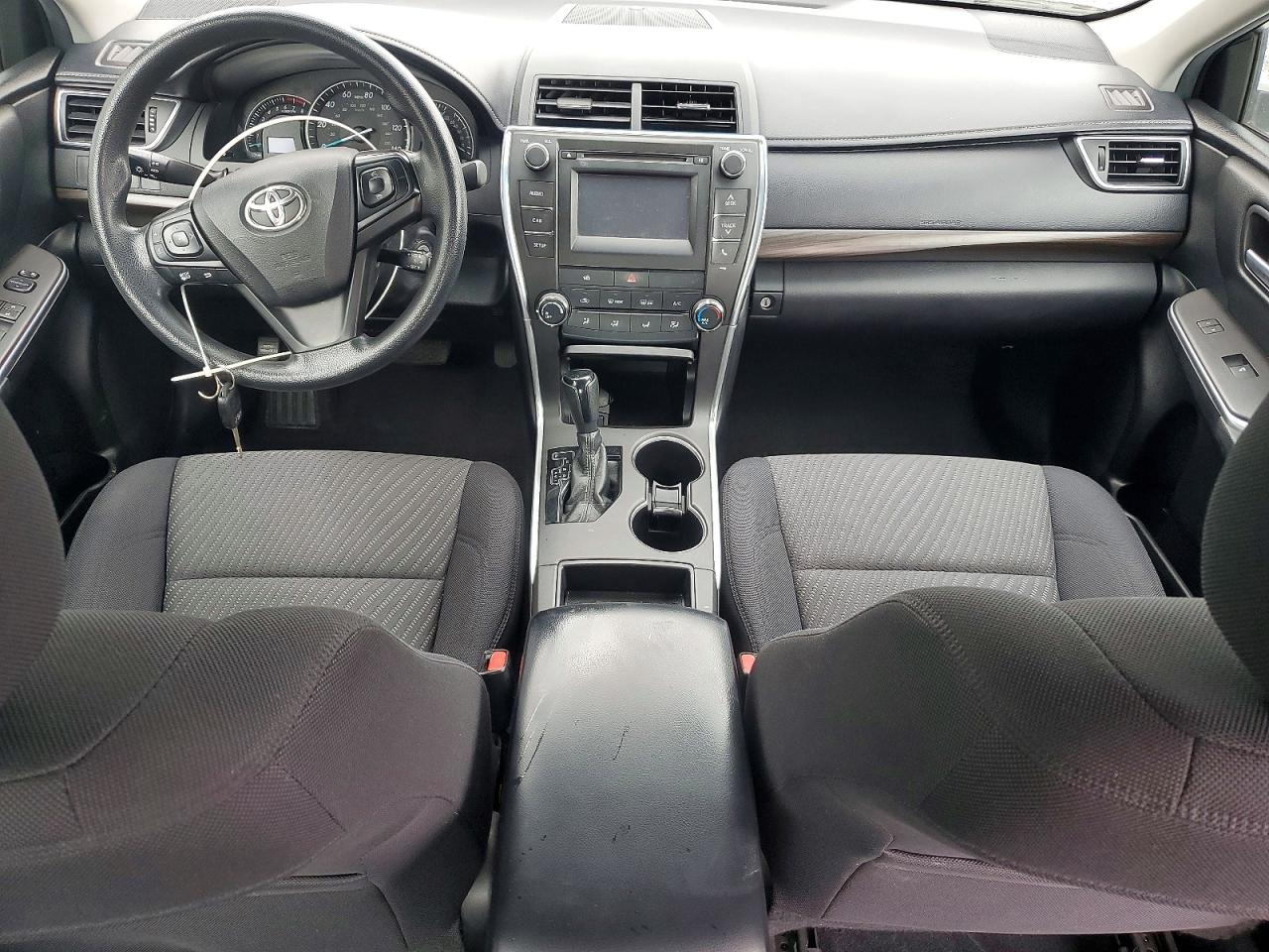 2015 TOYOTA CAMRY LE photo 22