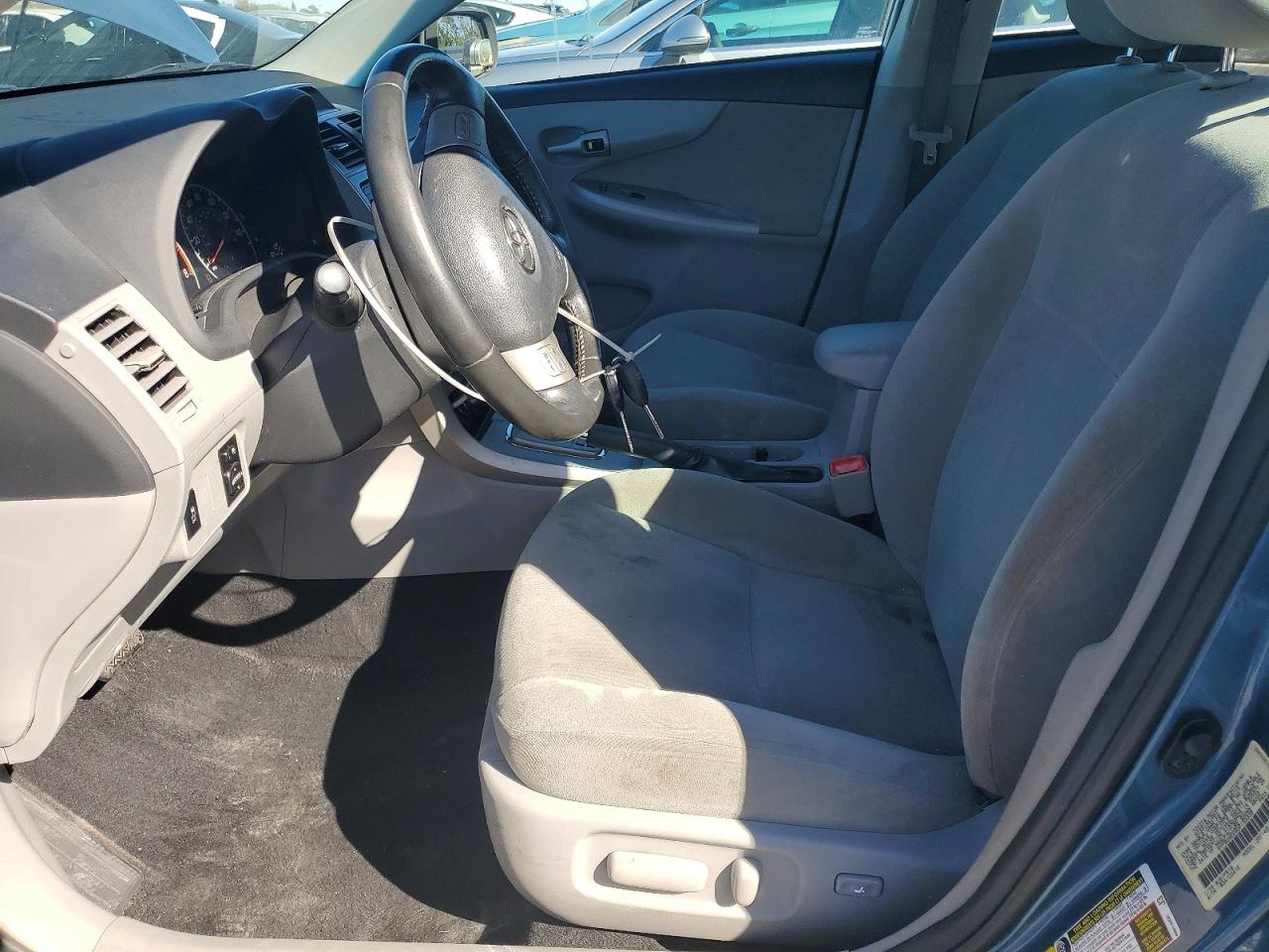 2013 TOYOTA COROLLA LE photo 13