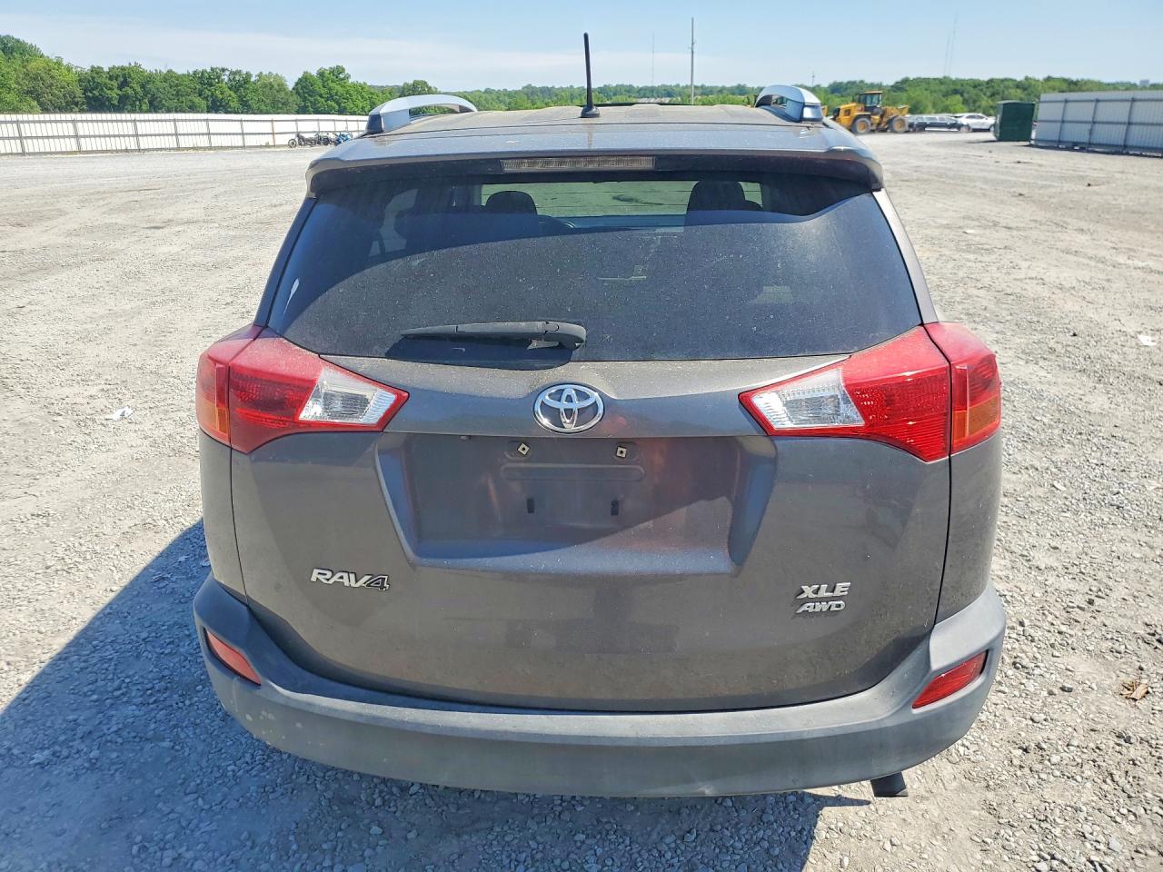 2013 TOYOTA RAV4 XLE photo 6