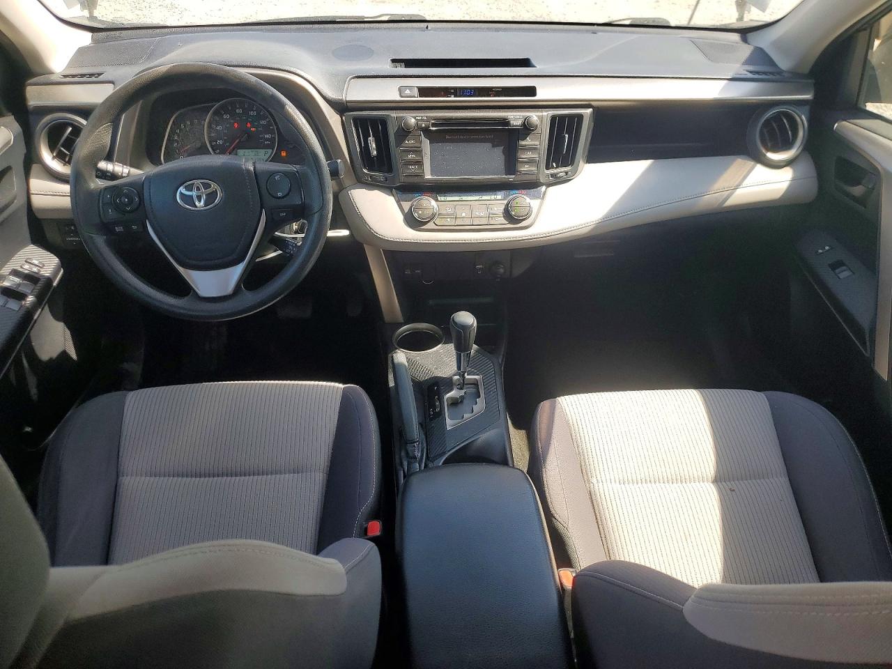 2013 TOYOTA RAV4 XLE photo 8