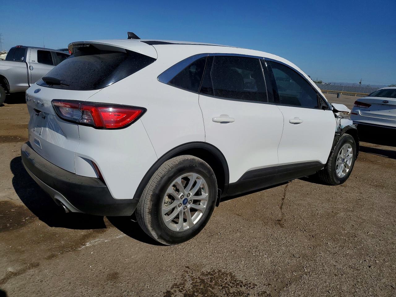 2022 FORD ESCAPE SE photo 5