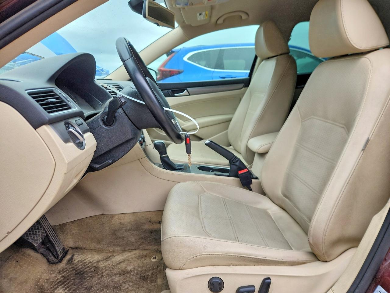 2014 VOLKSWAGEN PASSAT SE photo 7