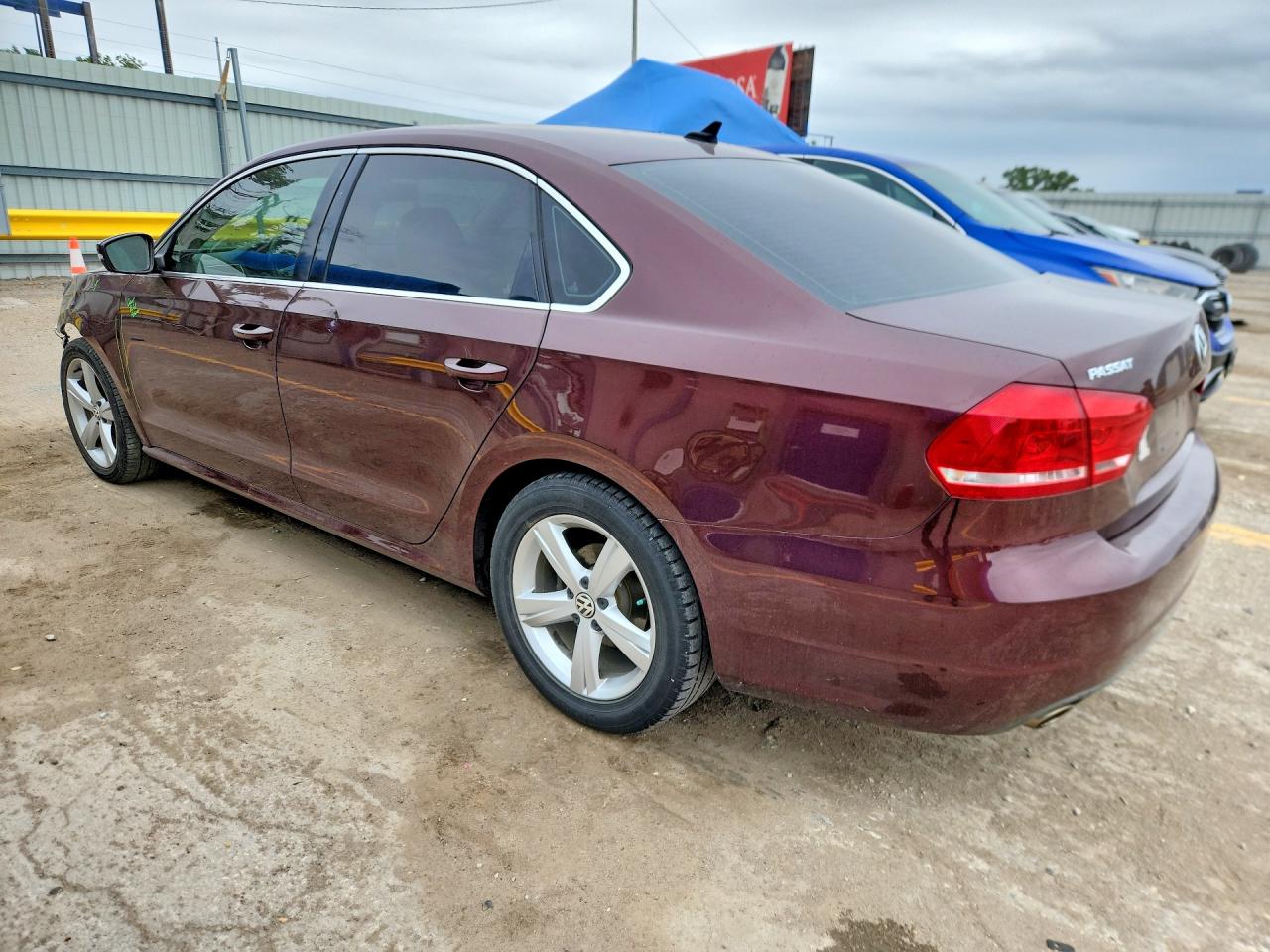 2014 VOLKSWAGEN PASSAT SE photo 2