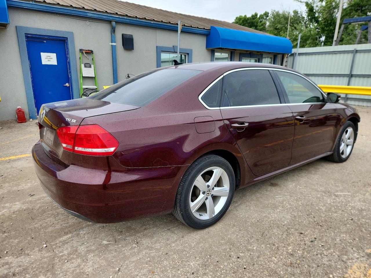 2014 VOLKSWAGEN PASSAT SE photo 3