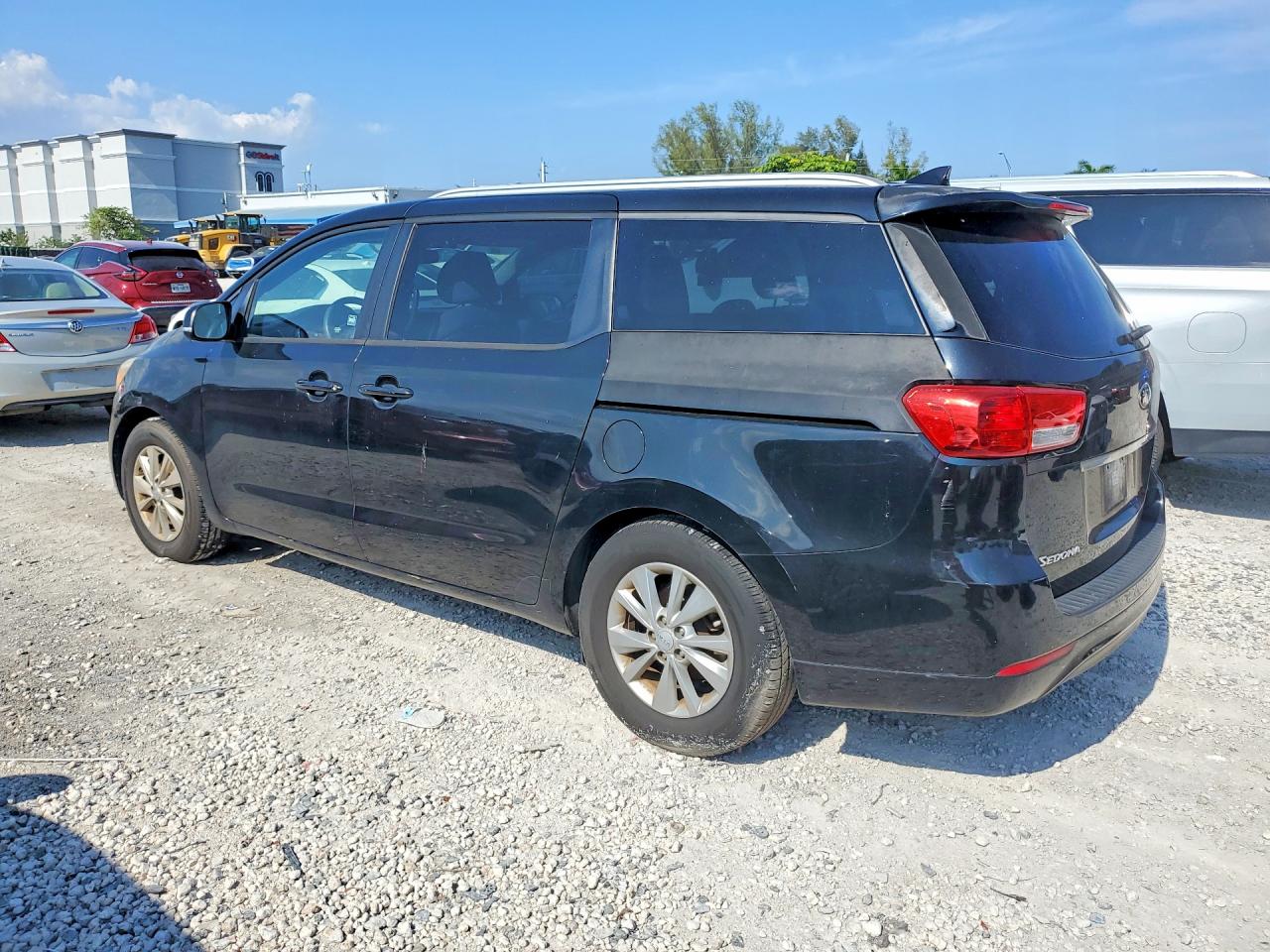 2016 KIA SEDONA LX photo 2