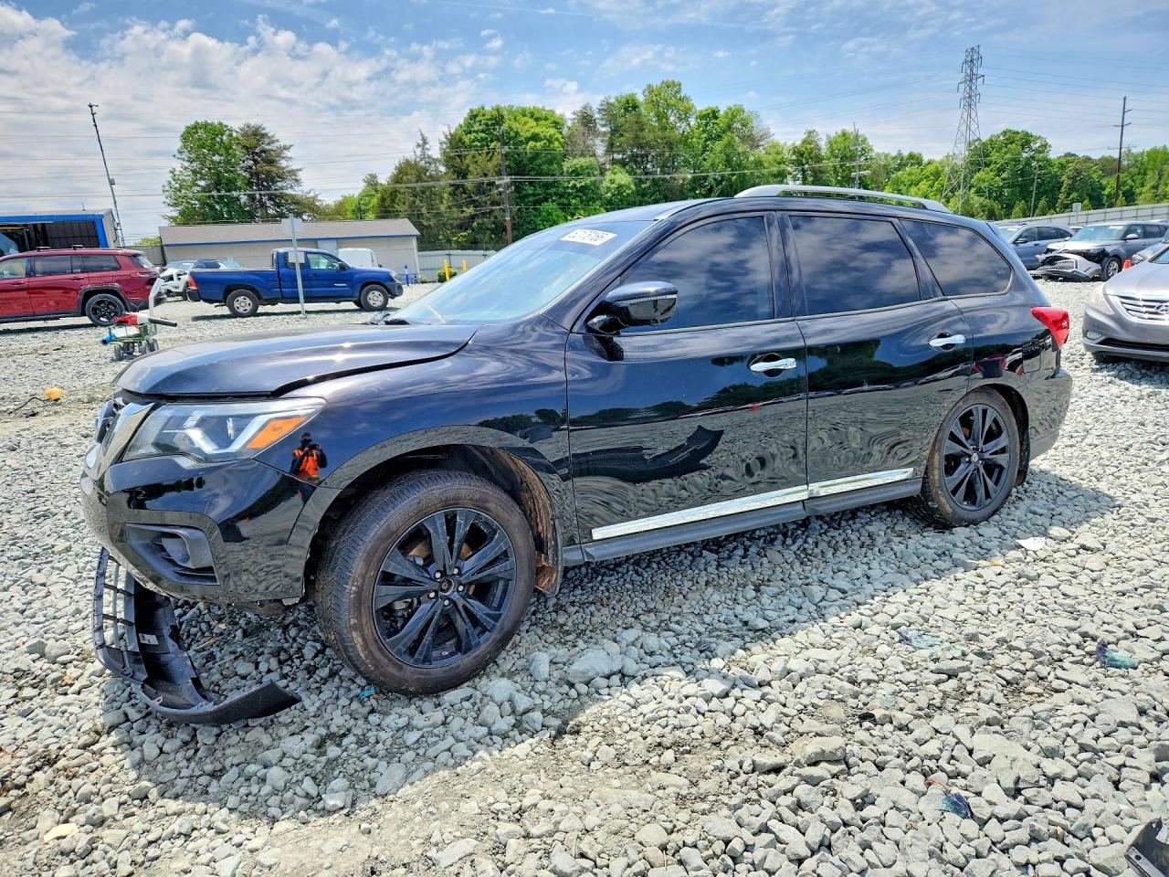 2017 NISSAN PATHFINDER