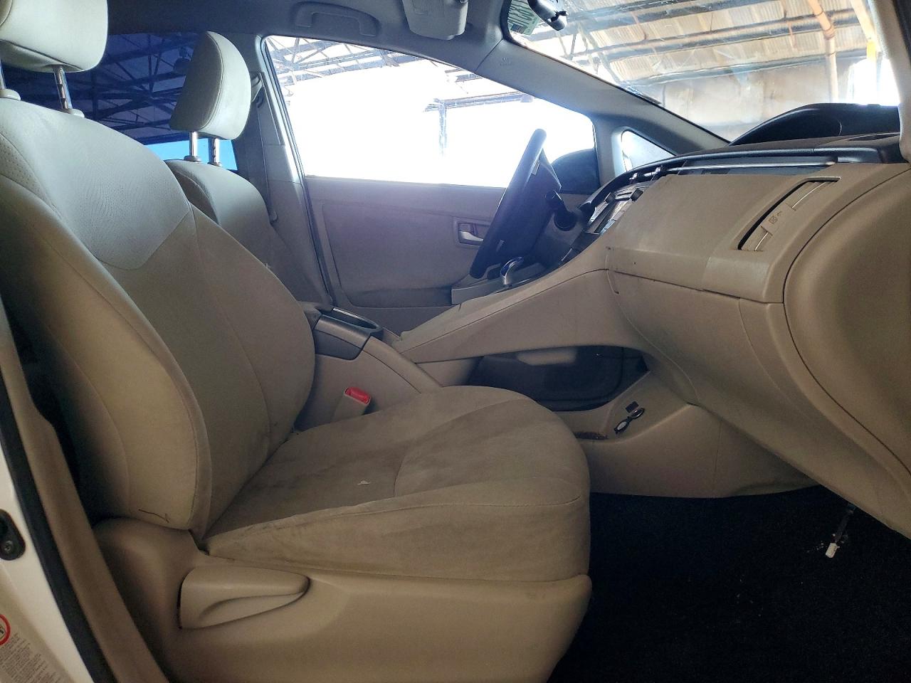 2013 TOYOTA PRIUS THREE photo 19