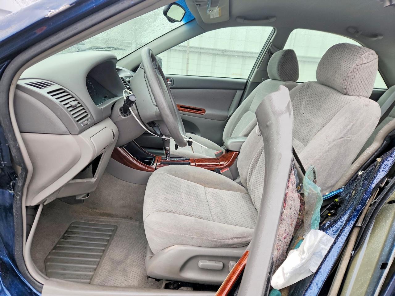 2003 TOYOTA CAMRY XLE photo 13