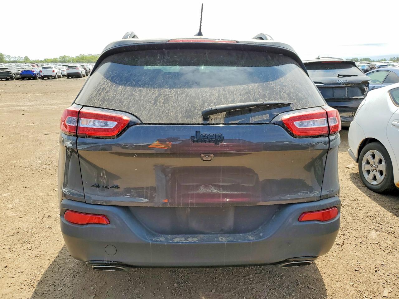 2016 JEEP CHEROKEE LATITUDE photo 6