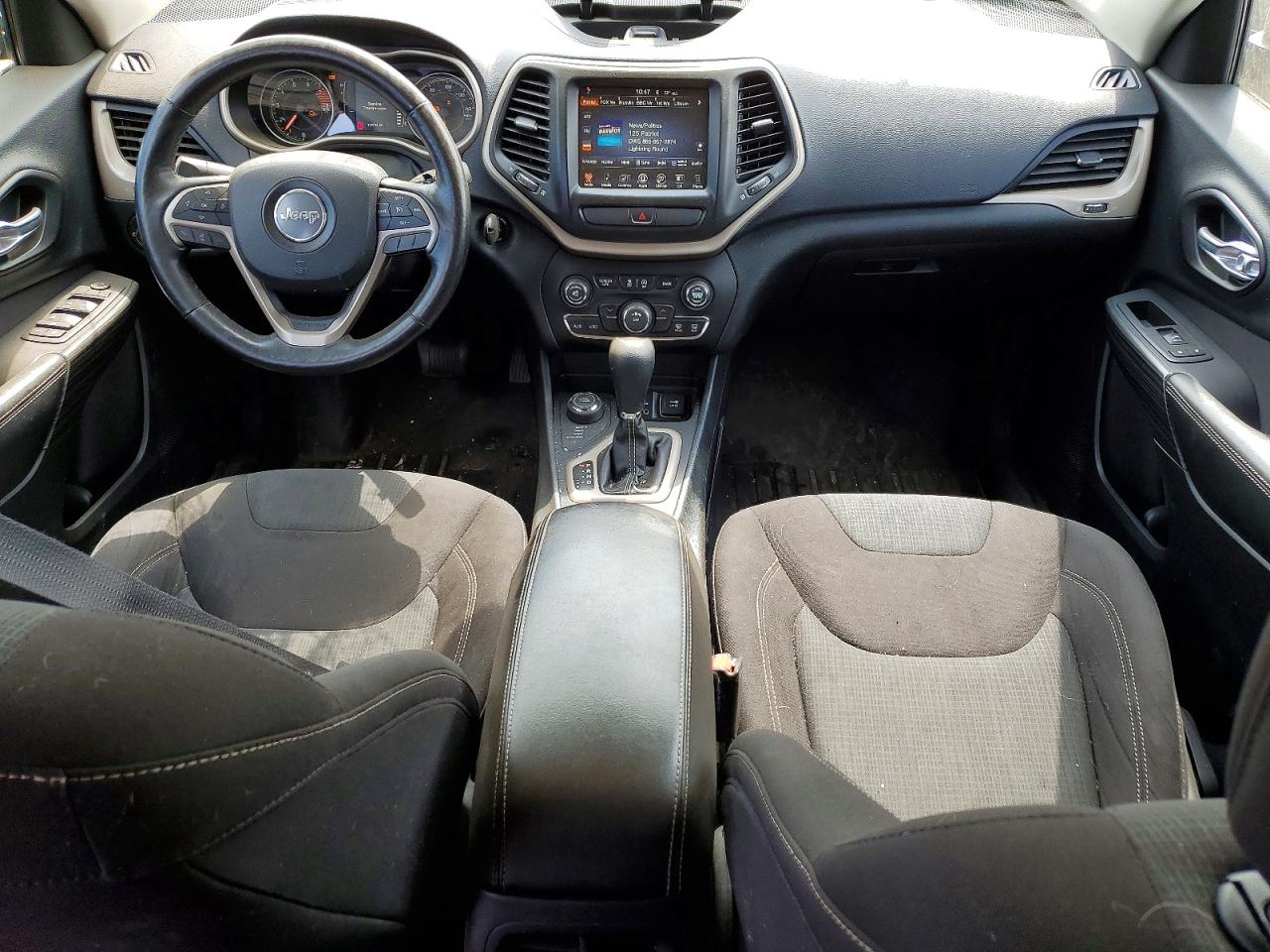 2016 JEEP CHEROKEE LATITUDE photo 8