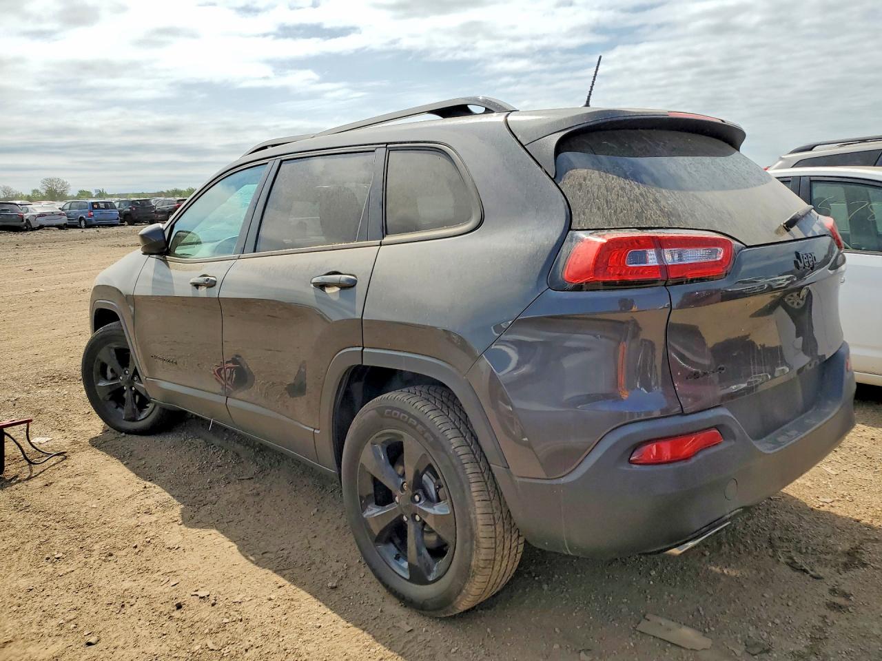 2016 JEEP CHEROKEE LATITUDE photo 2