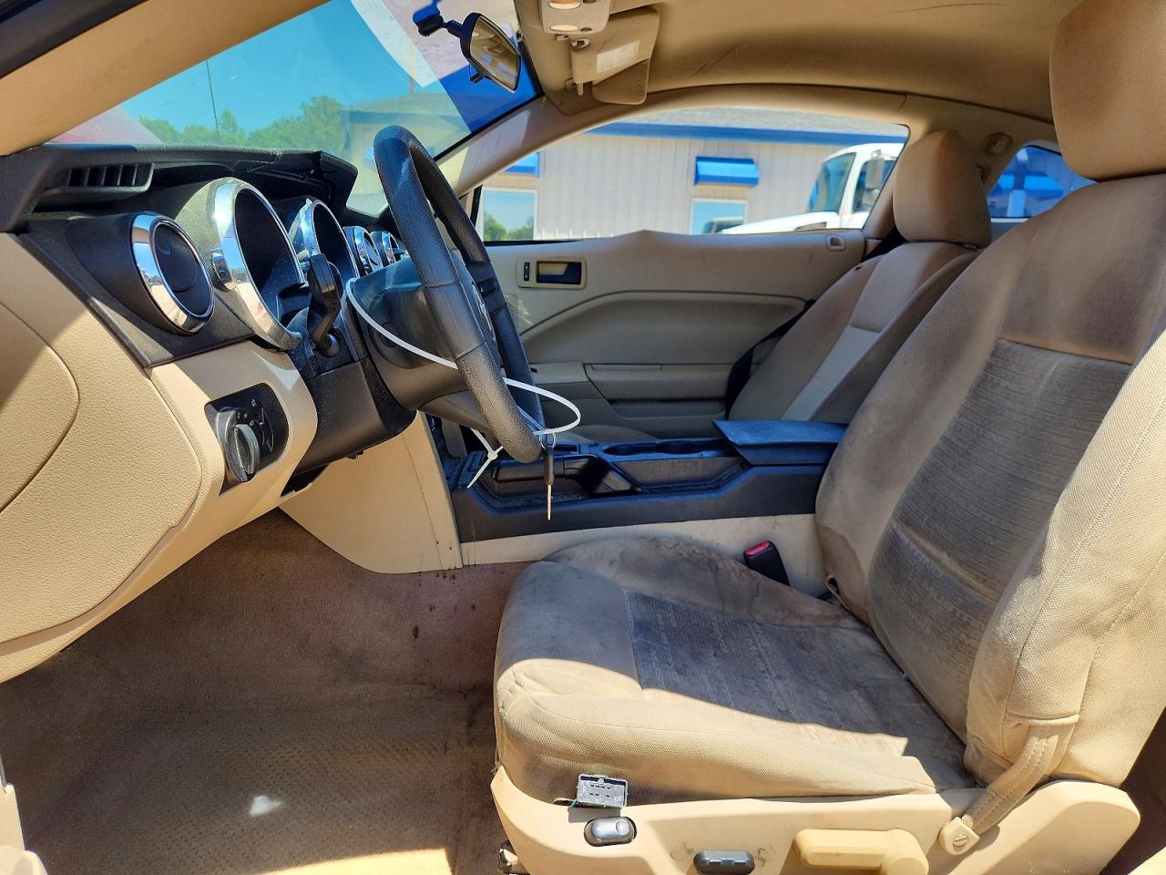 2005 FORD MUSTANG photo 13