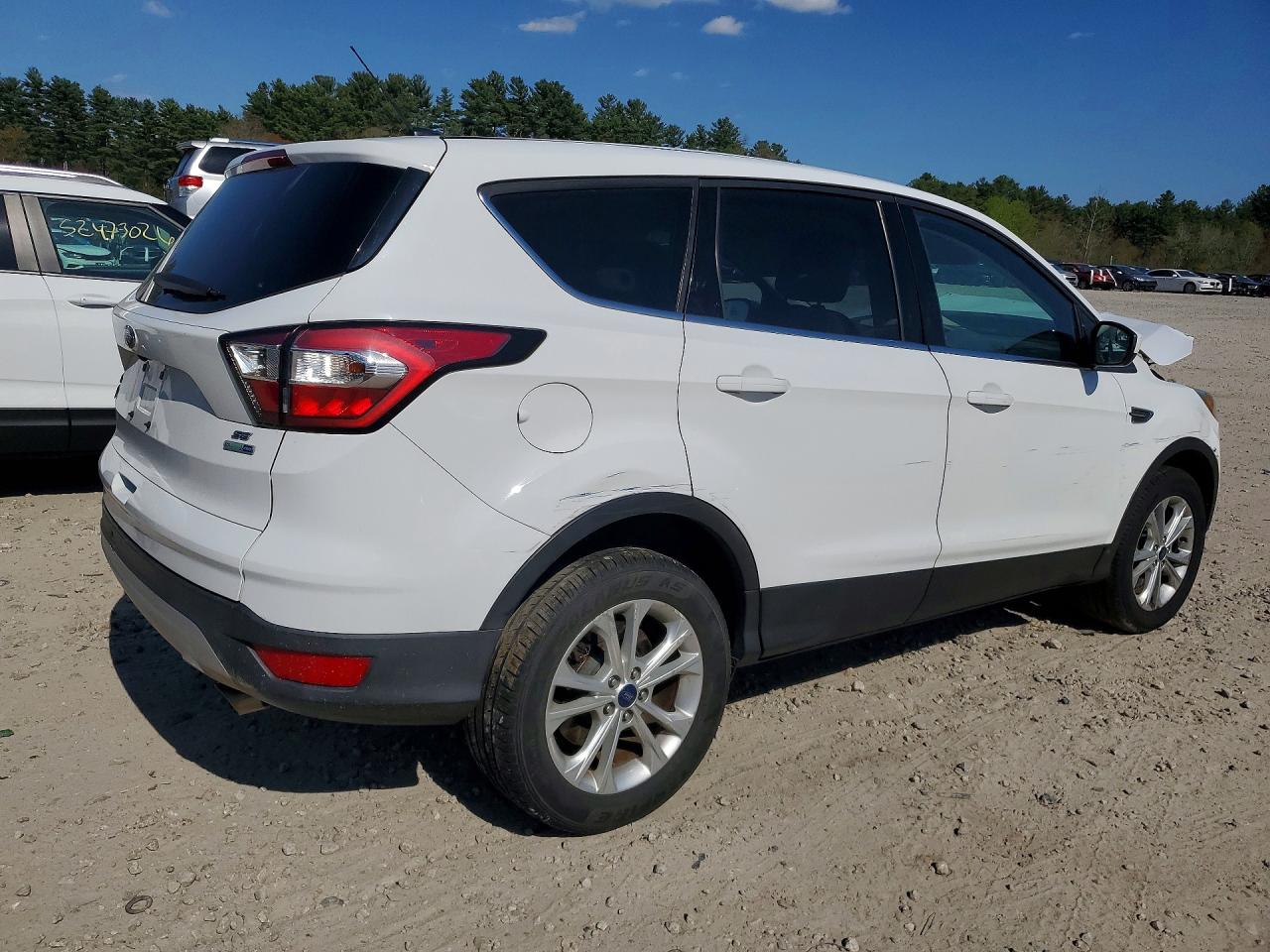 2017 FORD ESCAPE SE photo 3