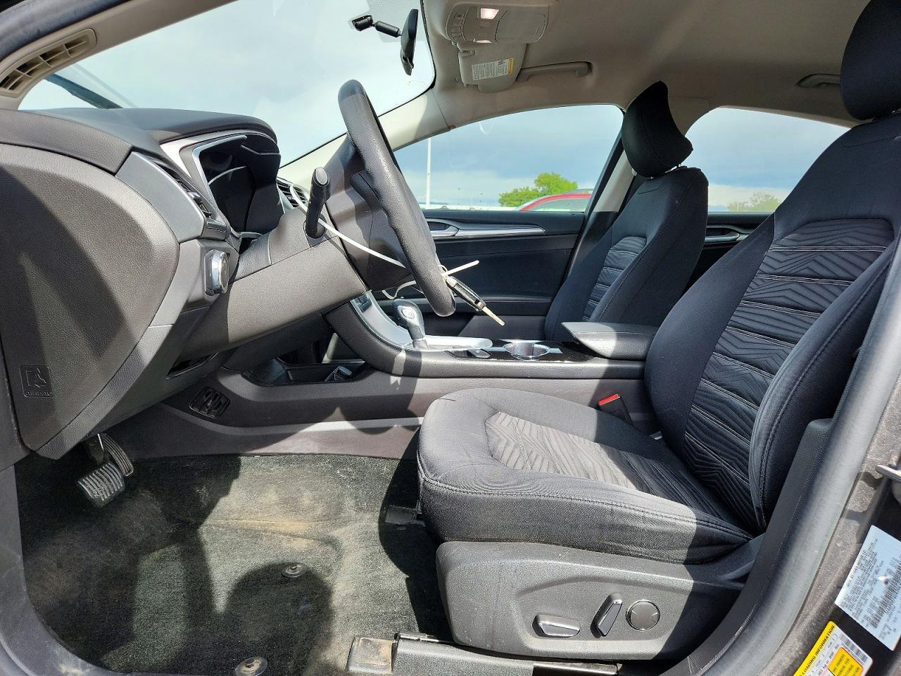 2016 FORD FUSION SE photo 19
