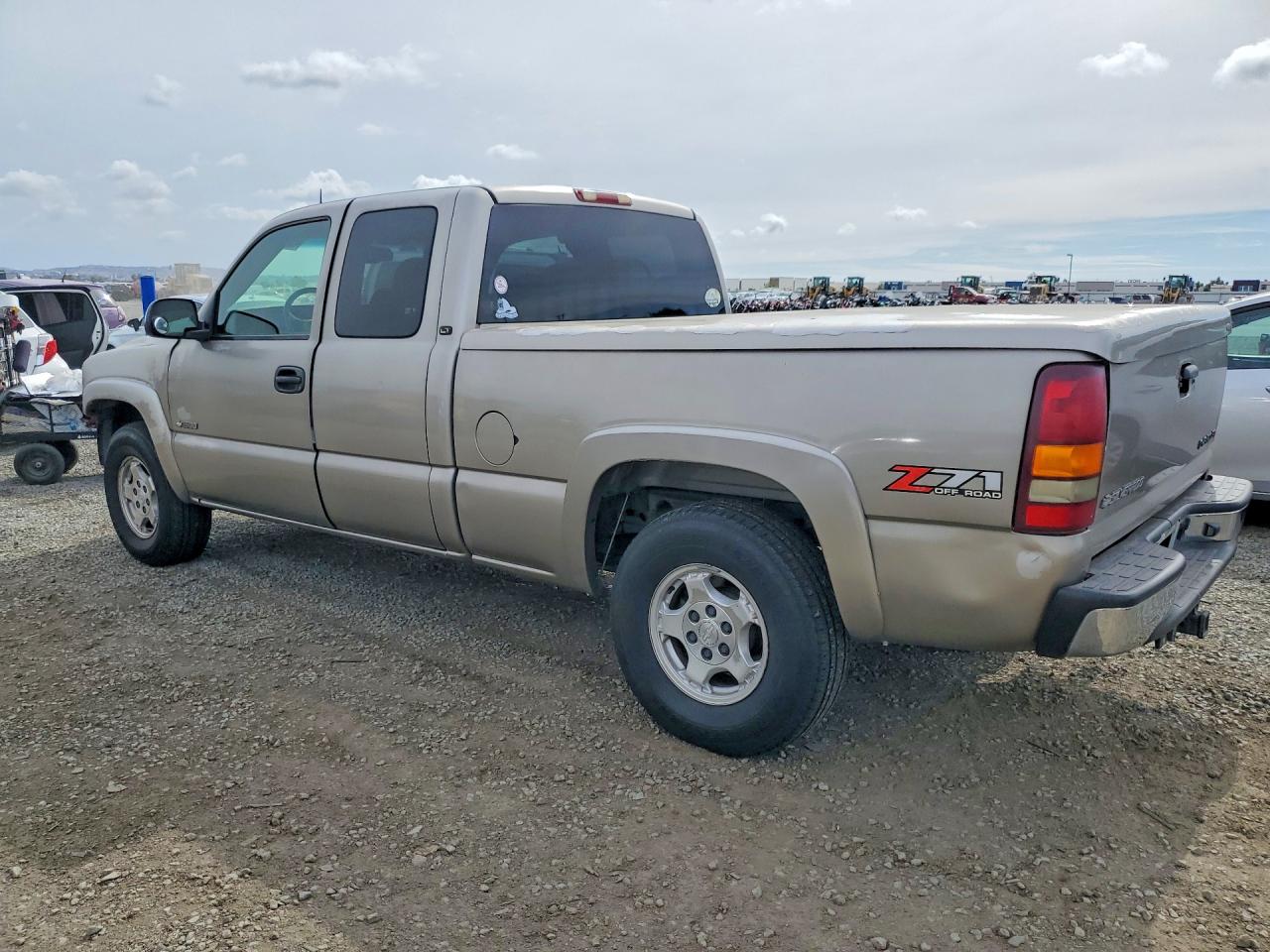 2002 CHEVROLET SILVERADO K1500 photo 3