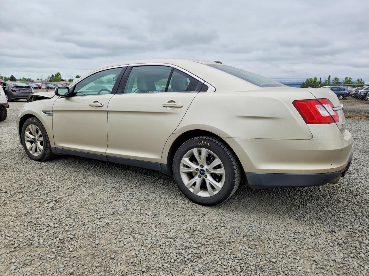 2011 FORD TAURUS SEL photo 3